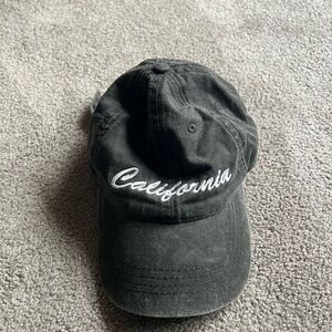 Brandy Melville- Black/Grey California Script Hat